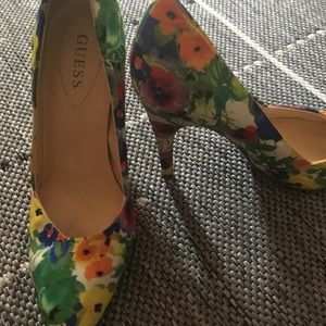 Guess Floral Pumps